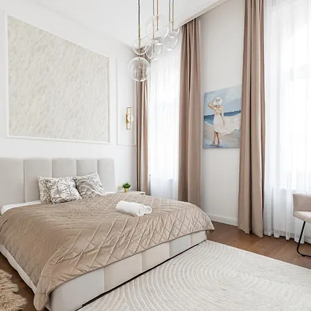 Luxurious N' Elegant Opera In The Heart Of *