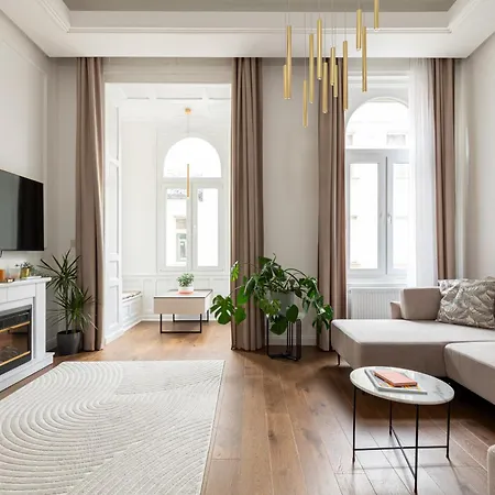 Luxurious N' Elegant Opera In The Heart Of *