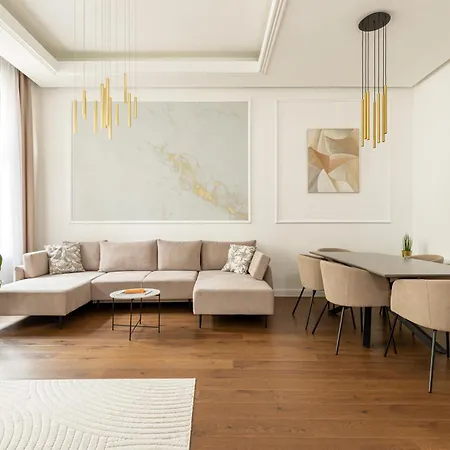 Luxurious N' Elegant Opera In The Heart Of