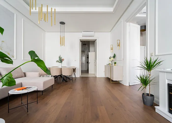 Luxurious N' Elegant Opera In The Heart Of דירה *