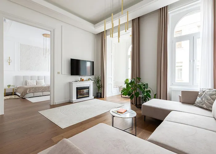 Luxurious N' Elegant Opera In The Heart Of * Budapest