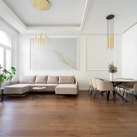 アパート Luxurious N' Elegant Opera In The Heart Of ブダペスト