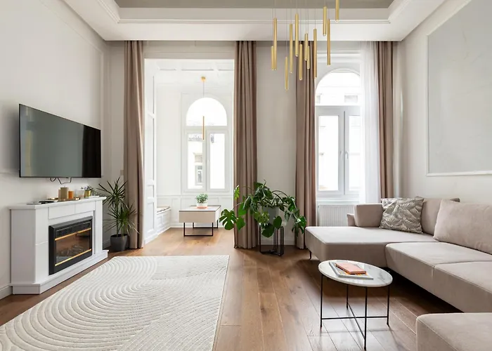 Luxurious N' Elegant Opera In The Heart Of *